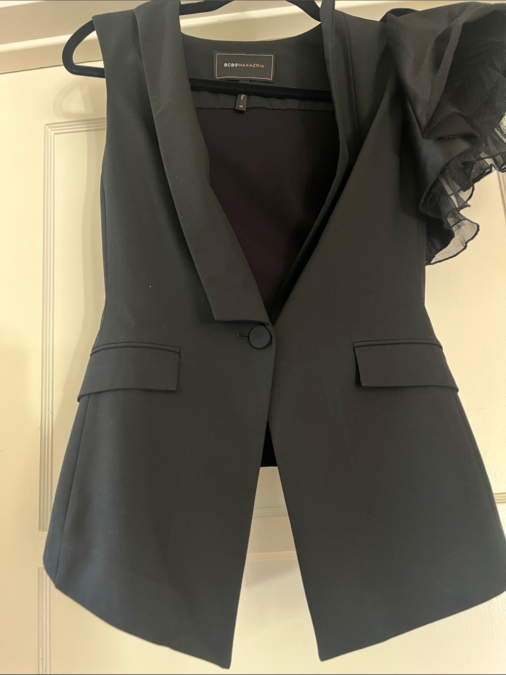 BCBGMaxAzria Black Tailored One-Button Vest with Ruffle Sleeve